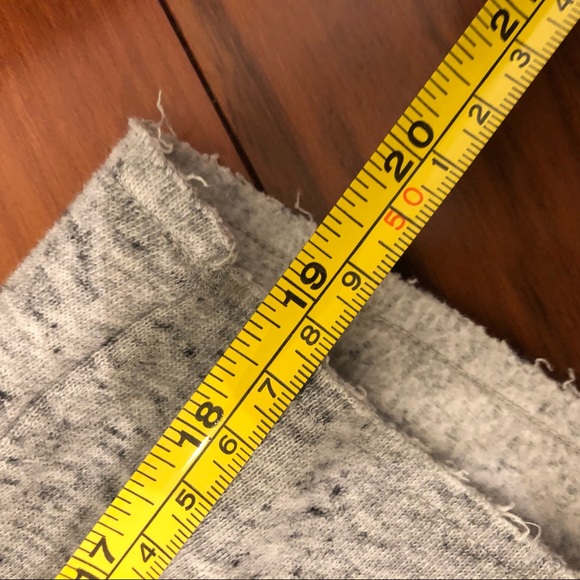 Pink Crop Sweatshirt Light Grey Off shoulder style tattoo show off back - Picture 4 of 6